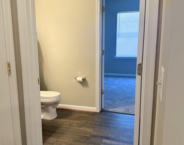23520 F D R Boulevard - Photo Thumbnail 11