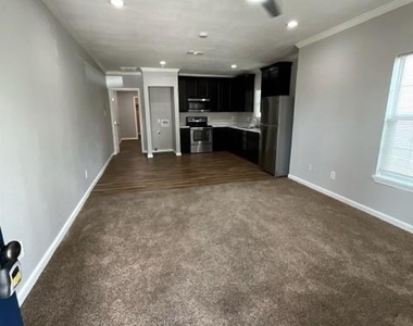 4126 Sayers Street - Photo Thumbnail 3