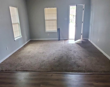 4126 Sayers Street - Photo Thumbnail 2