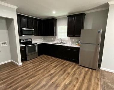 4126 Sayers Street - Photo Thumbnail 4