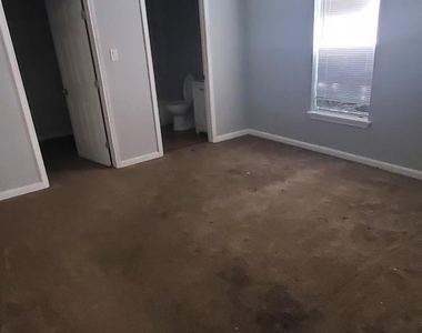 4126 Sayers Street - Photo Thumbnail 7
