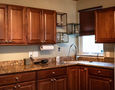 1911 Shadow Bend Dr - Photo Thumbnail 15