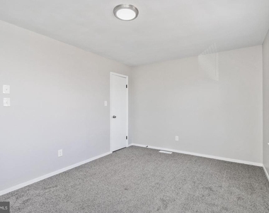 42 Holcumb Court - Photo Thumbnail 16