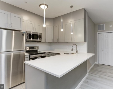 400 Highland Avenue - Photo Thumbnail 4