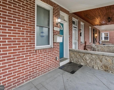 2302 2302 Mount Royal Terrace - Photo Thumbnail 1