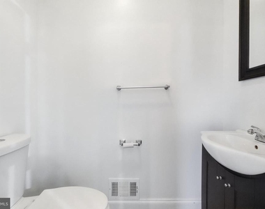 2302 2302 Mount Royal Terrace - Photo Thumbnail 27