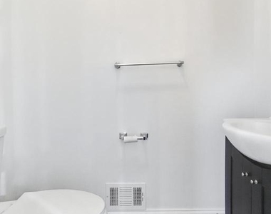 2302 2302 Mount Royal Terrace - Photo Thumbnail 21