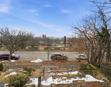 2302 2302 Mount Royal Terrace - Photo Thumbnail 37