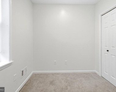 2302 2302 Mount Royal Terrace - Photo Thumbnail 11