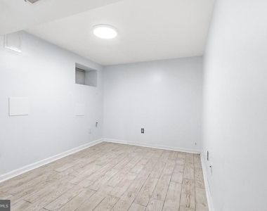 2302 2302 Mount Royal Terrace - Photo Thumbnail 19