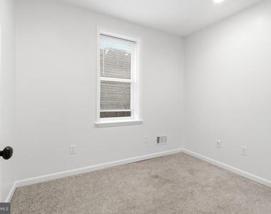 2302 2302 Mount Royal Terrace - Photo Thumbnail 10