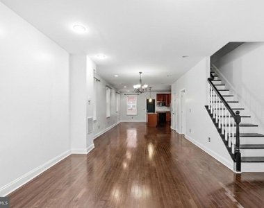 2302 2302 Mount Royal Terrace - Photo Thumbnail 2