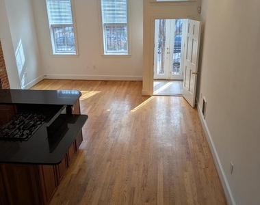 1421 Q Street Nw - Photo Thumbnail 3