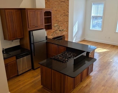 1421 Q Street Nw - Photo Thumbnail 4