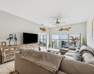 75 Comares Avenue - Photo Thumbnail 15