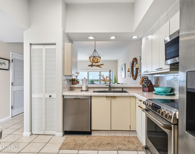75 Comares Avenue - Photo Thumbnail 11
