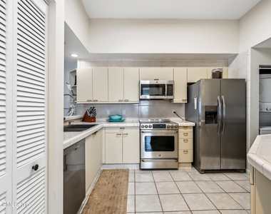 75 Comares Avenue - Photo Thumbnail 10