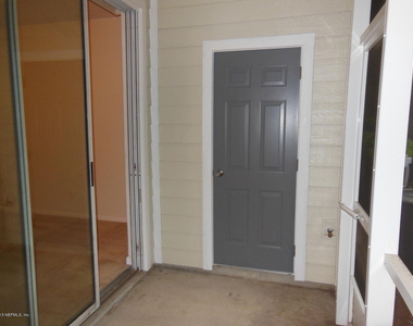 3504 Summerlin Lane N - Photo Thumbnail 9