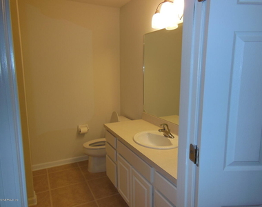 3504 Summerlin Lane N - Photo Thumbnail 14