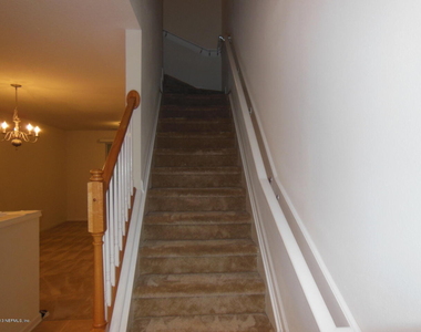 3504 Summerlin Lane N - Photo Thumbnail 11