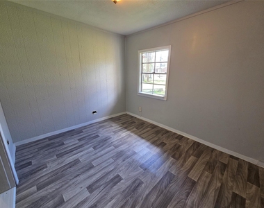 23675 E Heritage Oaks Drive - Photo Thumbnail 4