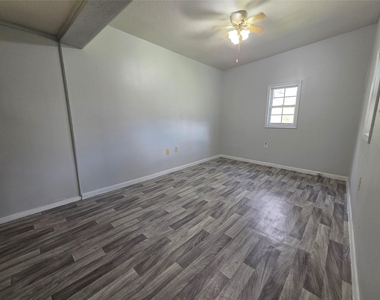 23675 E Heritage Oaks Drive - Photo Thumbnail 6
