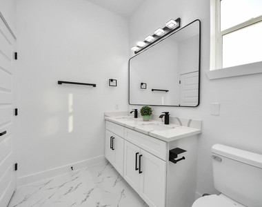 8533 Amadwe Street - Photo Thumbnail 25