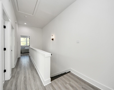 8533 Amadwe Street - Photo Thumbnail 31
