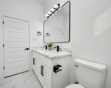 8533 Amadwe Street - Photo Thumbnail 29