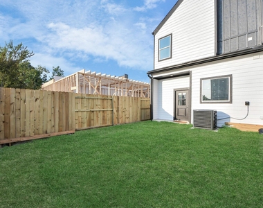 8533 Amadwe Street - Photo Thumbnail 33