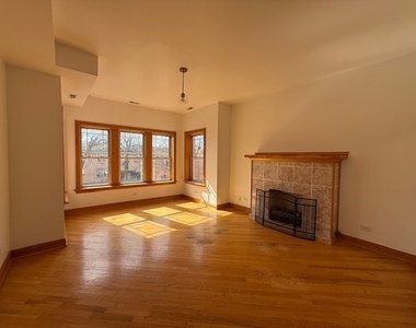 929 Brummel Street - Photo Thumbnail 3