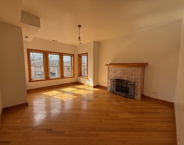 929 Brummel Street - Photo Thumbnail 1