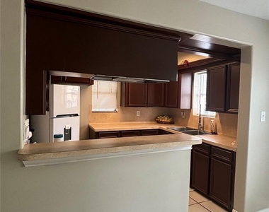 2340 Cumberland Street - Photo Thumbnail 8