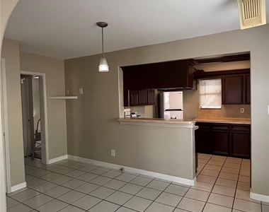 2340 Cumberland Street - Photo Thumbnail 7