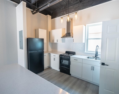 2612 Castle Street - Photo Thumbnail 6