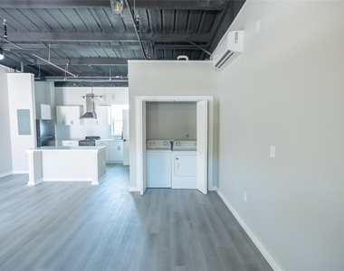 2612 Castle Street - Photo Thumbnail 5