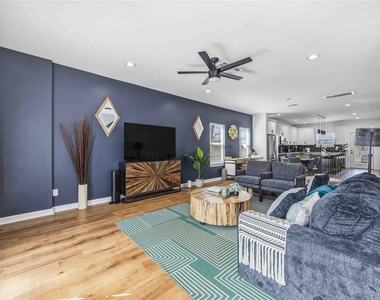 6130 Conley Street - Photo Thumbnail 5