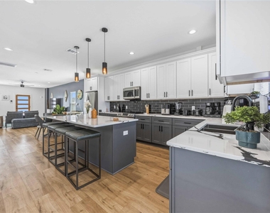 6130 Conley Street - Photo Thumbnail 9