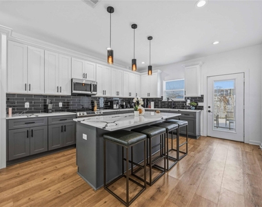 6130 Conley Street - Photo Thumbnail 8