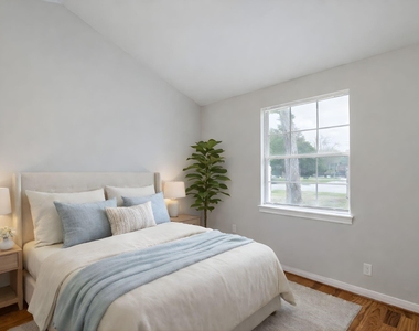 5758 Greencraig Drive - Photo Thumbnail 10