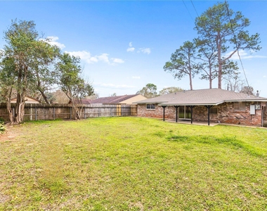 5758 Greencraig Drive - Photo Thumbnail 13