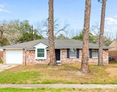 5758 Greencraig Drive - Photo Thumbnail 1