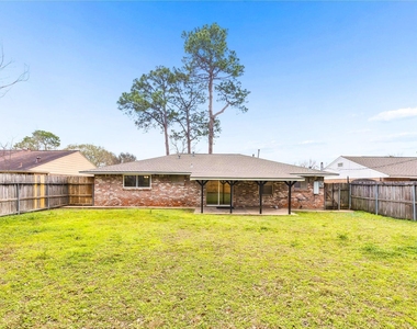 5758 Greencraig Drive - Photo Thumbnail 12