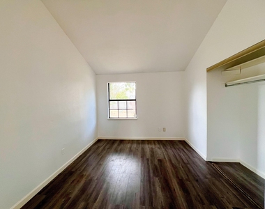 24126 Jumping Jay Lane - Photo Thumbnail 10