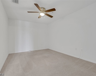 20261 Estero Gardens Circle - Photo Thumbnail 19