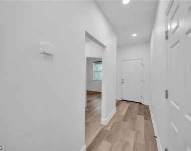 17366 Ithaca Drive - Photo Thumbnail 11