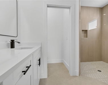 208 Pembroke St Street - Photo Thumbnail 11