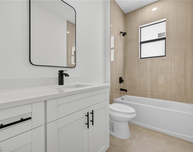 208 Pembroke St Street - Photo Thumbnail 13