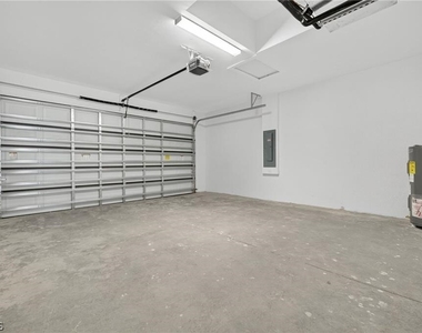 208 Pembroke St Street - Photo Thumbnail 16