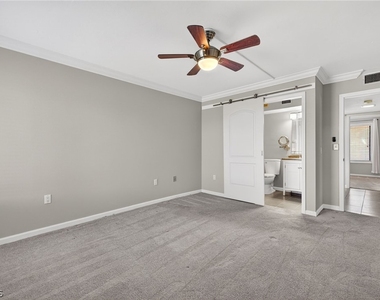7430 Lake Breeze Drive - Photo Thumbnail 8